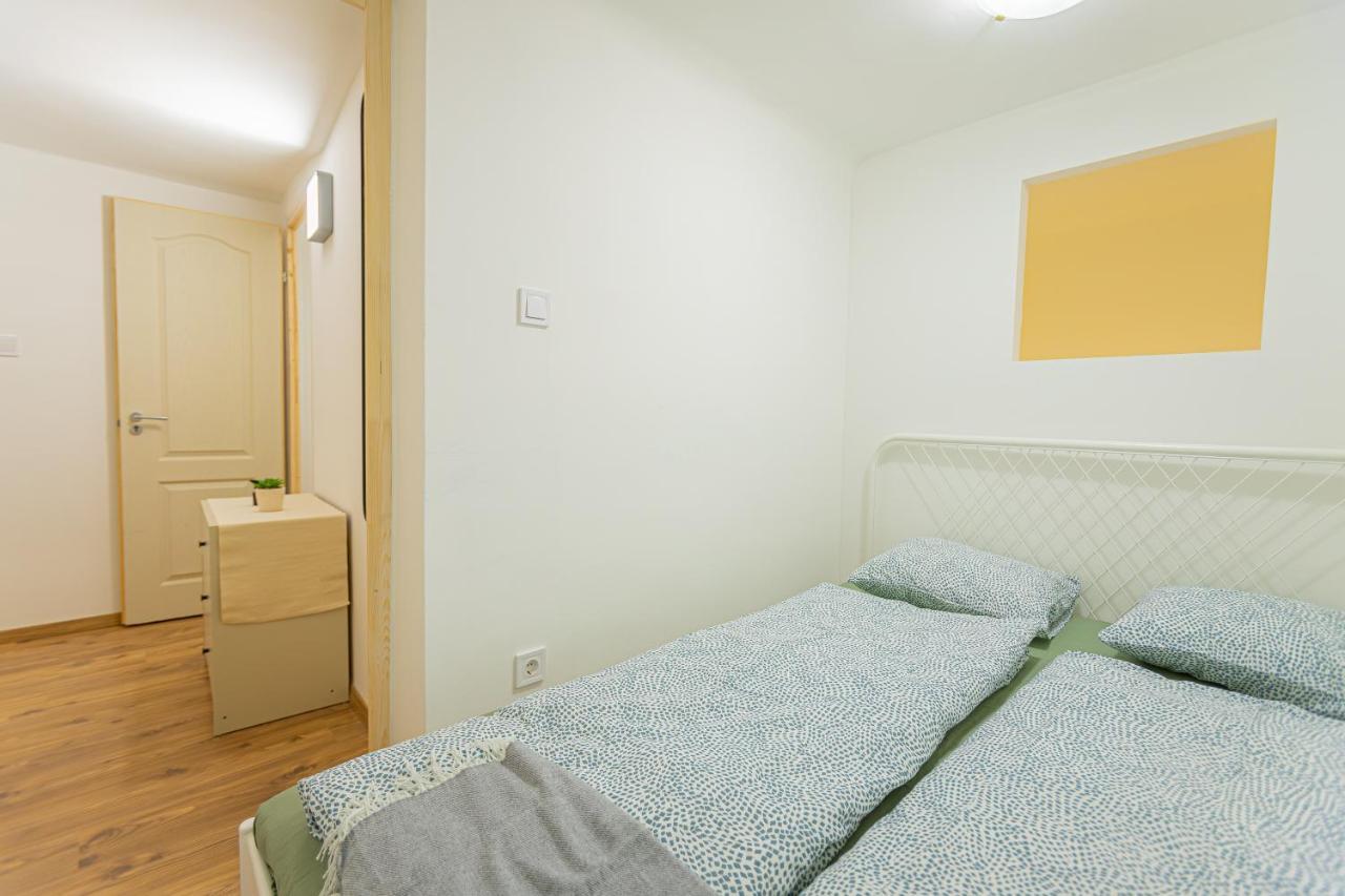 2 Bedroom Apartment In The Dob Street, Emerald ブダペスト エクステリア 写真