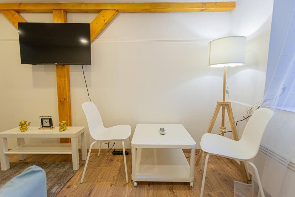 2 Bedroom Apartment In The Dob Street, Emerald ブダペスト エクステリア 写真
